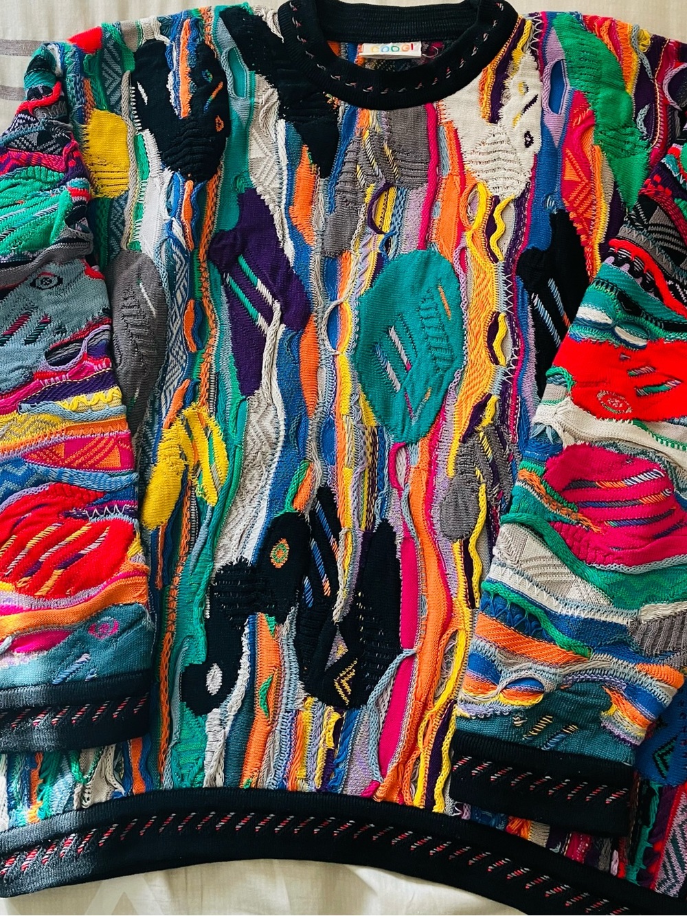 90’s Coogi Vintage Retro Colorful Textured Knit Sweater Animal Print